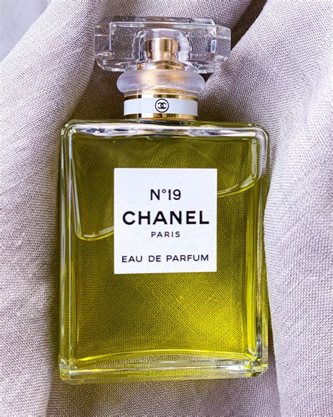 chanel 19 caratteristiche|chanel perfume for women.